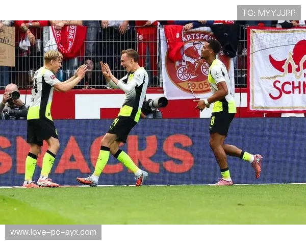 多特增加无球跑动,阿德耶米的直插跑位极具威胁